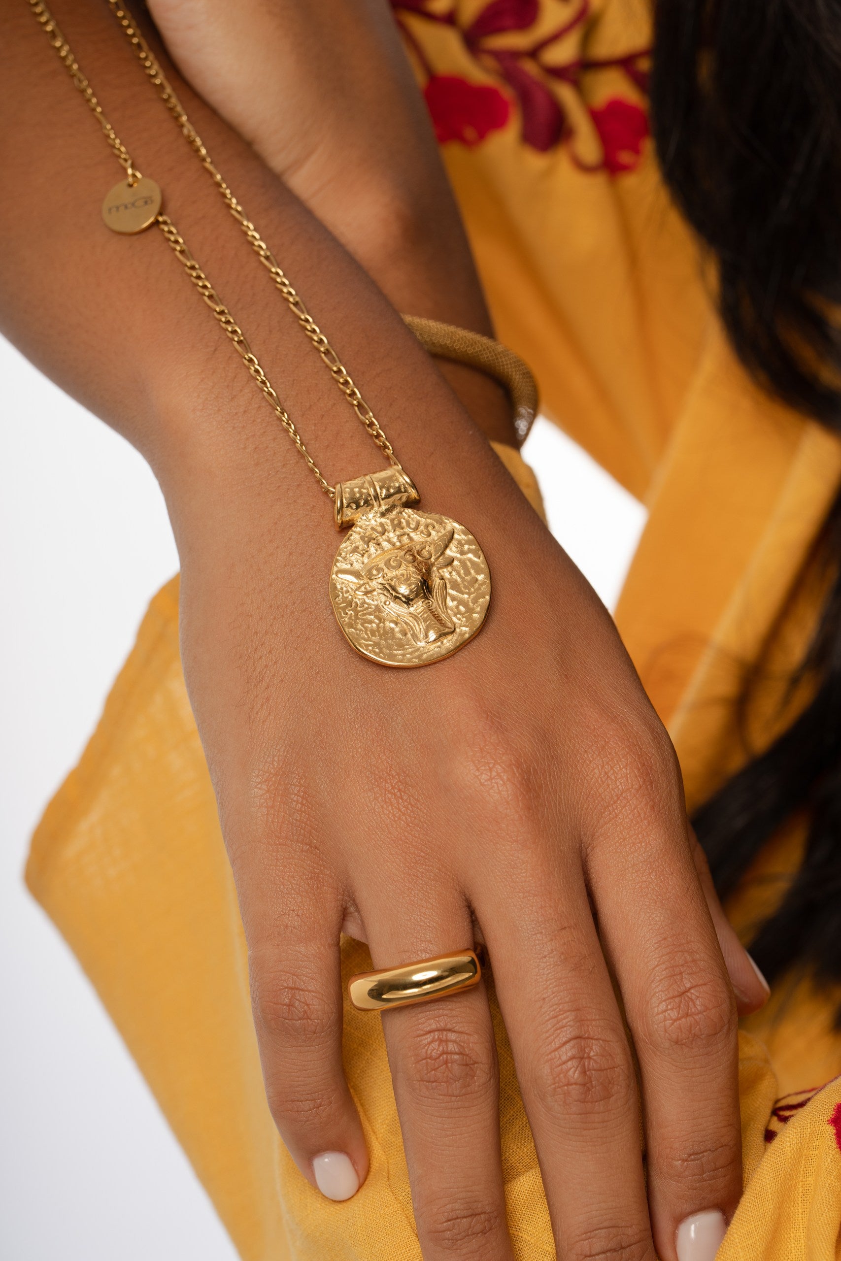 Colar Signo Touro by Lara Lopes