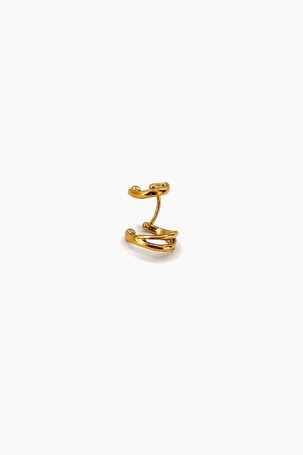 Ear Cuff Suspiro moGes em aço inoxidável 316L com banho de ouro 18k, com dois níveis e esferas, vista lateral