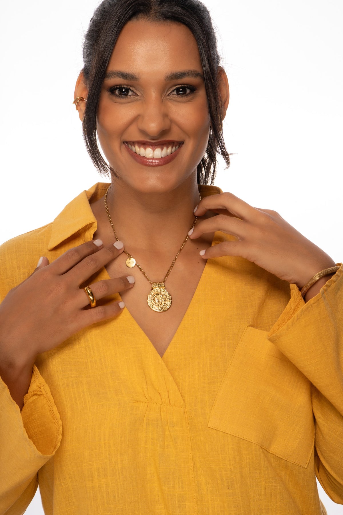 Colar Signo Carneiro by Lara Lopes da Moges Jewellery em aço inoxidável 316L, fotografia de campanha