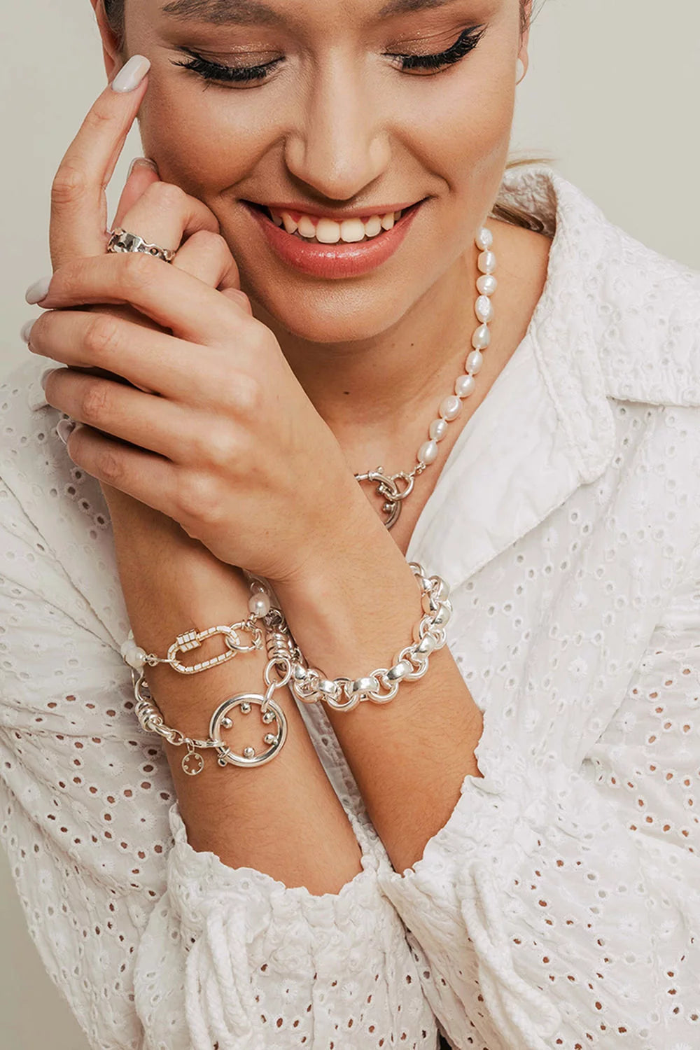 Pulseira Neve prata mulher moges jewellery elegância pérolas