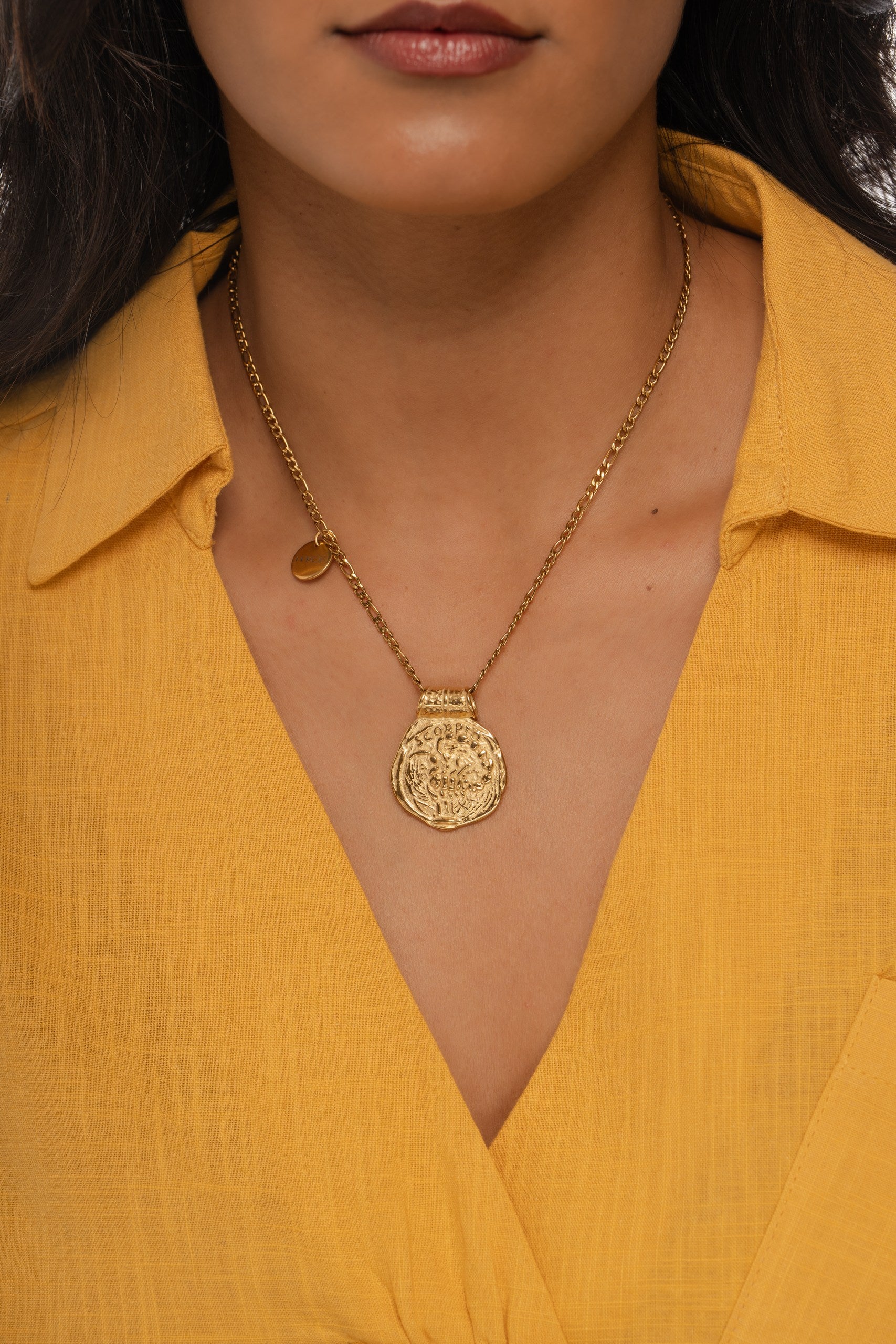 Colar Signo Escorpião by Lara Lopes