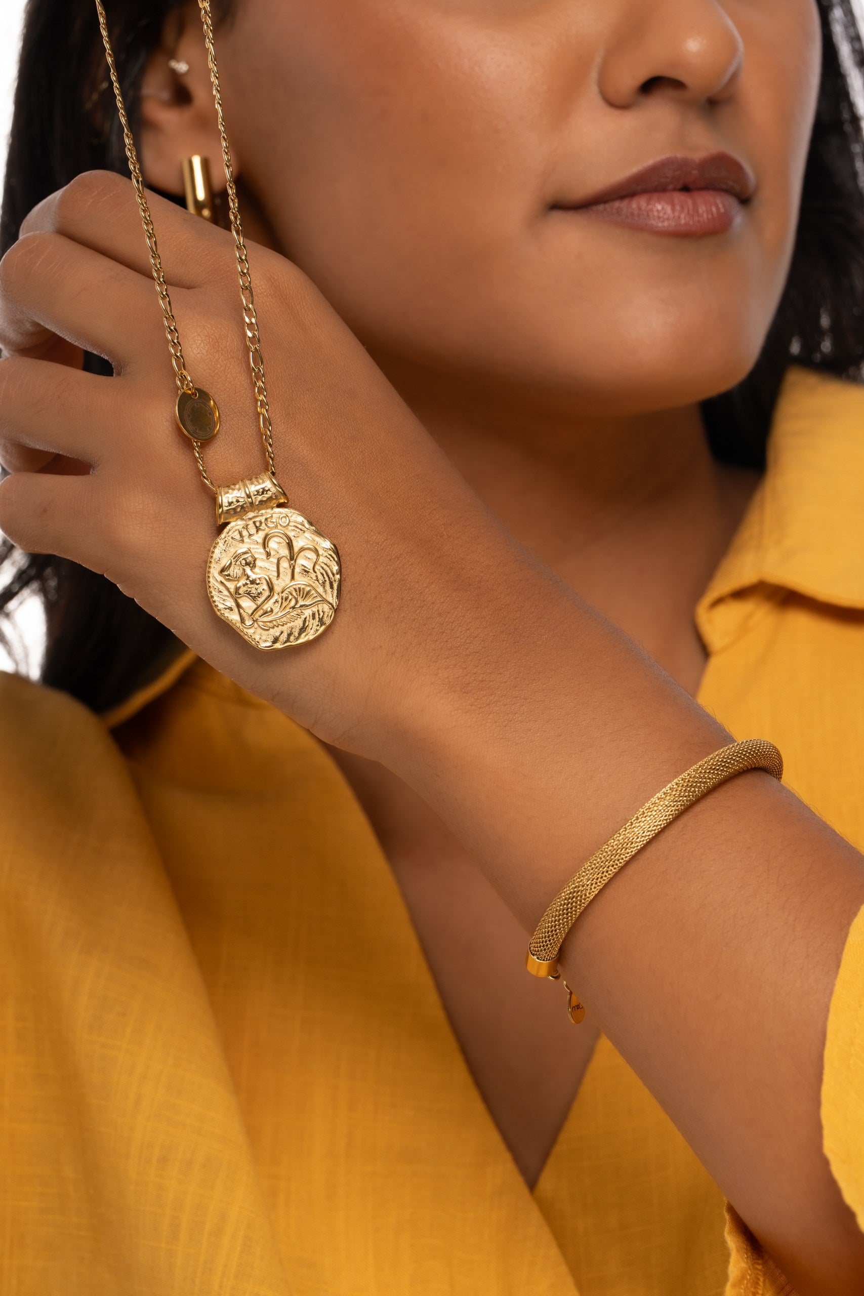 Colar Signo Virgem by Lara Lopes