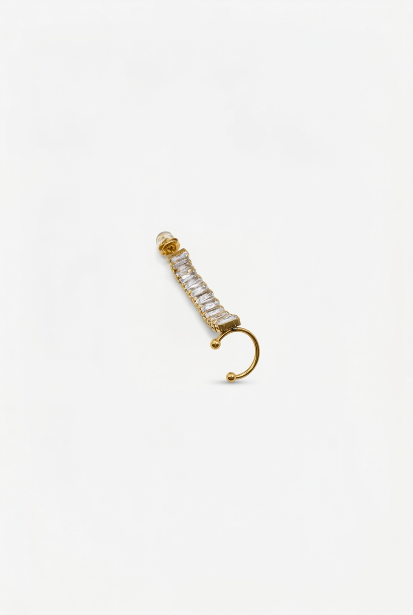 Ear Cuff Brisa Dourado da Moges Jewellery em aço inoxidável 316L com banho de ouro 18k, sem necessidade de furo – imagem 3