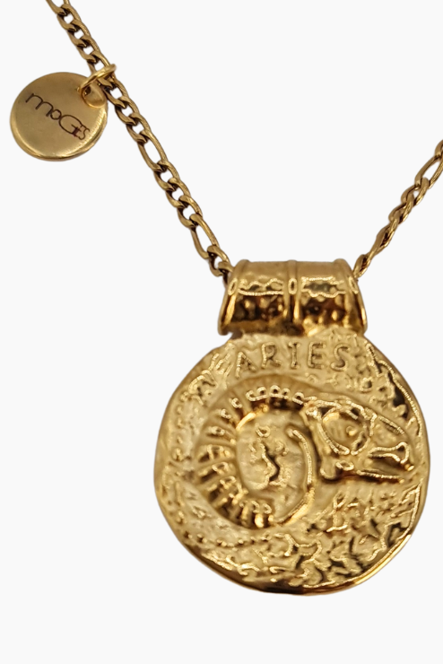 Colar Signo Carneiro by Lara Lopes da Moges Jewellery em aço inoxidável 316L, na modelo